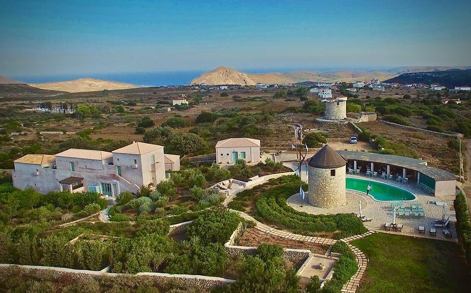 The Windmill Resort Mitáta Buitenkant foto